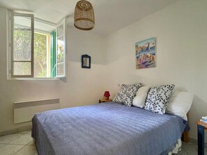 2 bedrooms