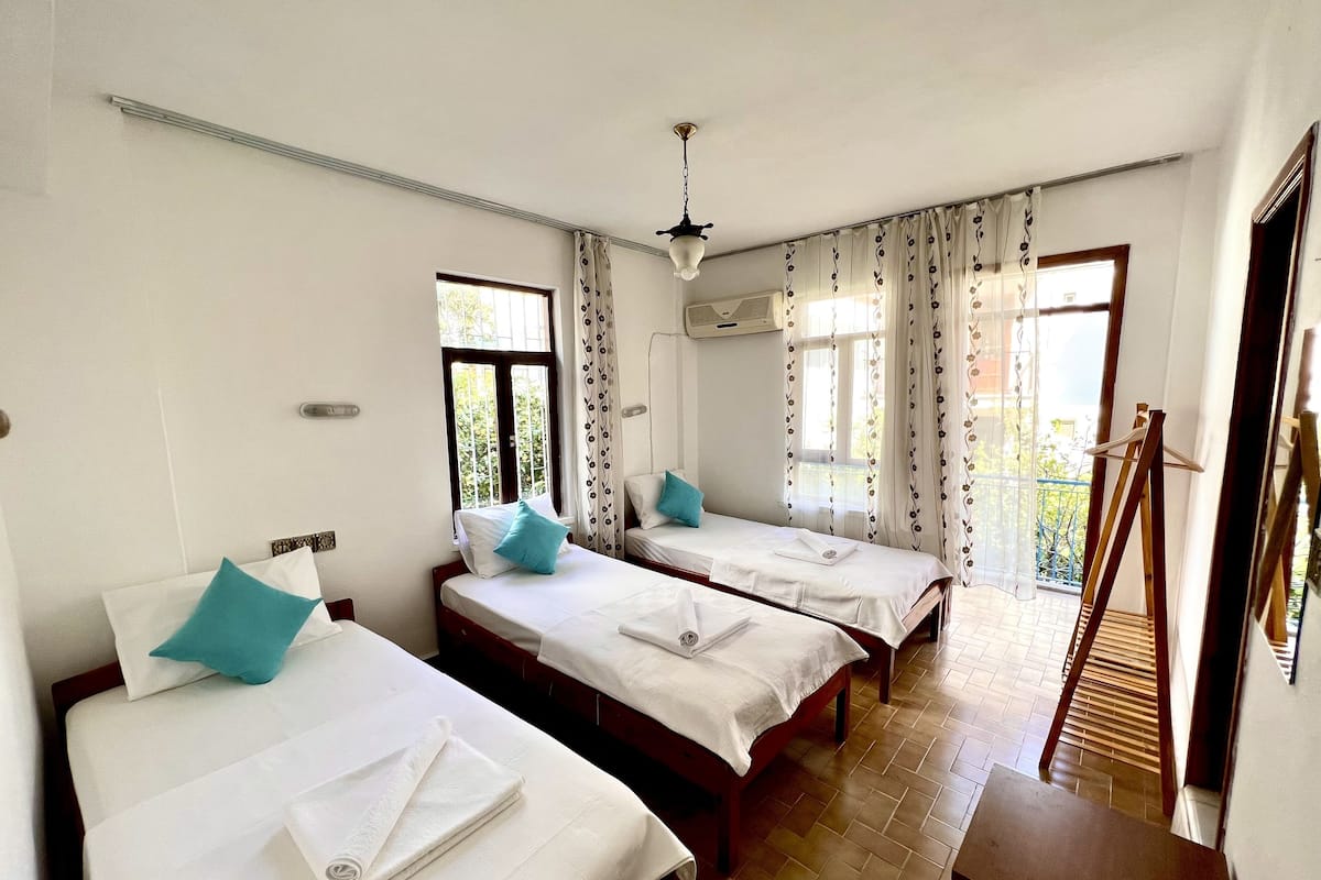Tripla Standard, 3 letti singoli | Wi-Fi gratuito, lenzuola