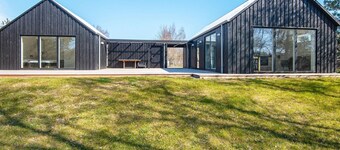 8 Person Holiday Home in Grenaa