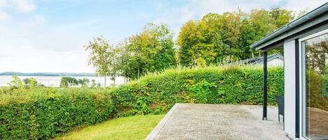 House | Terrace/patio