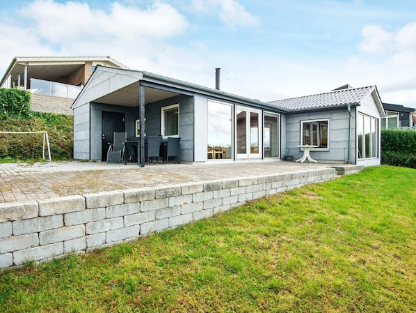 House | Terrace/patio