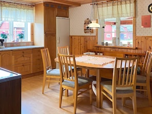 House | Dining - 8 Person Holiday Home in Virestad (Virestad)