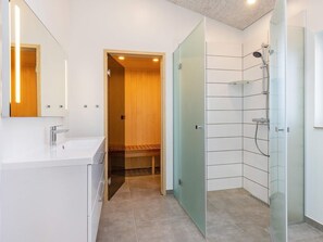 House | Bathroom