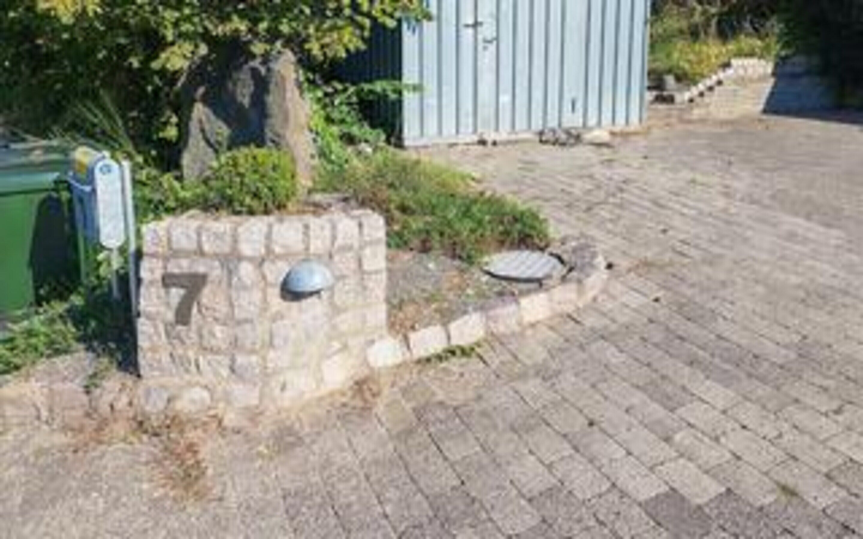 House | Property grounds