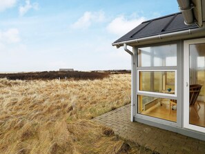 House | Terrace/patio - 8 Person Holiday Home in Hjorring (Hjørring)
