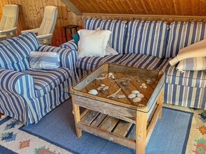 House | Living area - 6 Person Holiday Home in Meloy (Meloy)