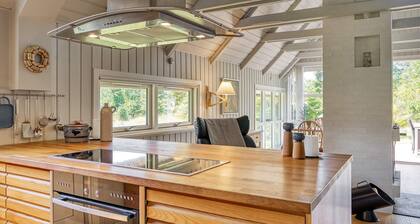 6 Person Holiday Home in Vaeggerlose