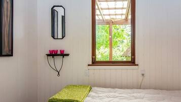 House | 3 bedrooms, individually furnished