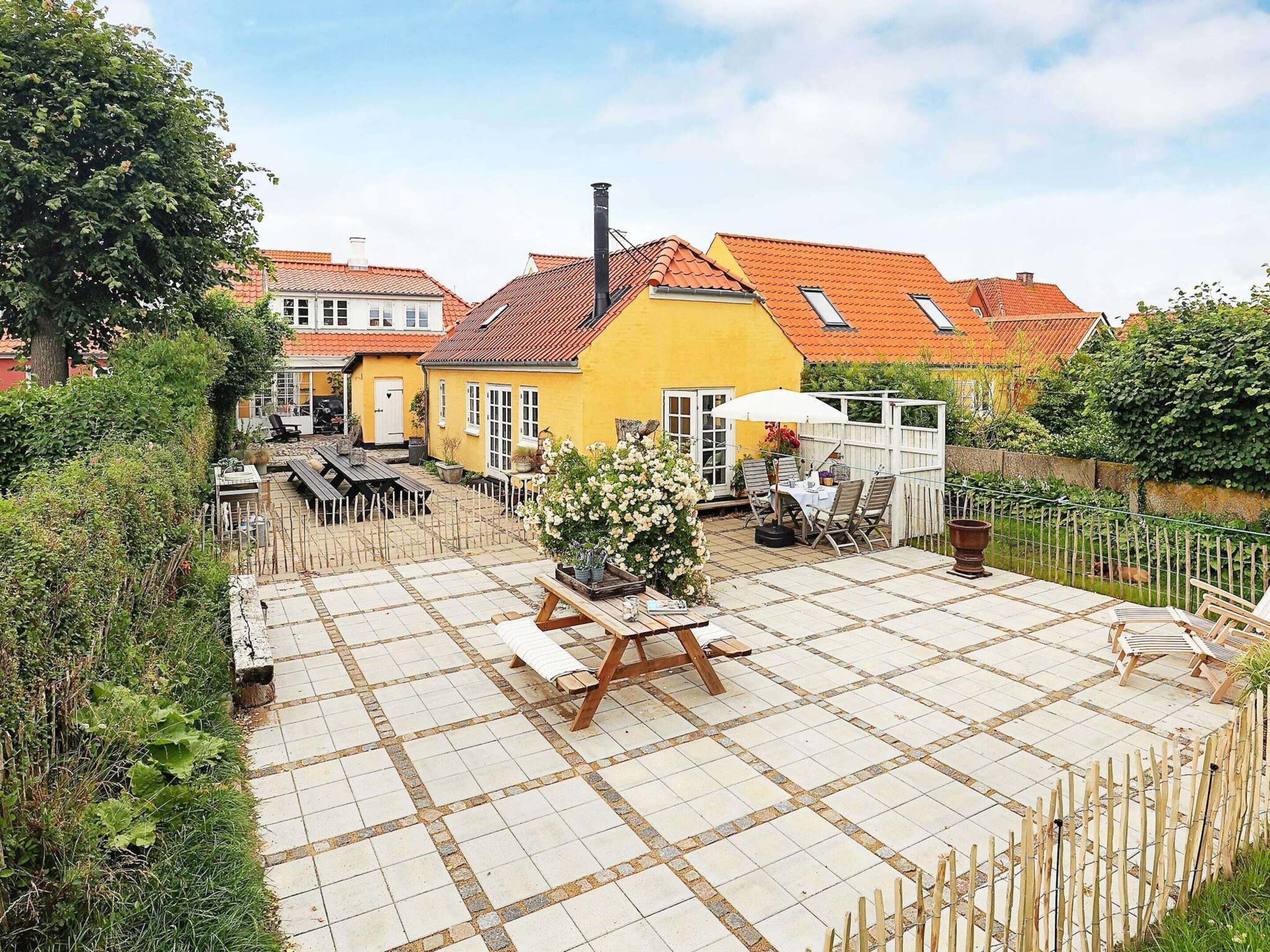 House | Outdoor dining