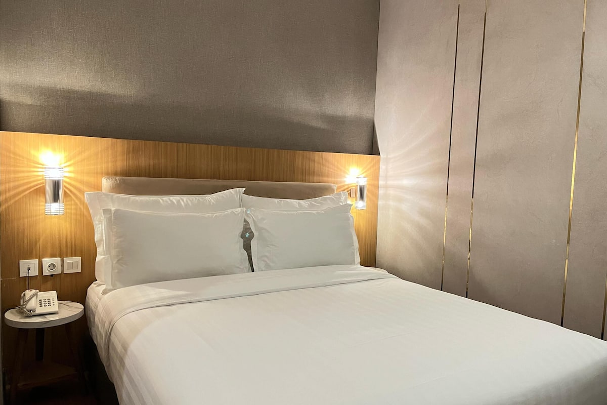 superior room | 1 bedroom, desk, free wifi, bed sheets