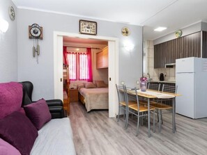 3 bedrooms, iron/ironing board, WiFi