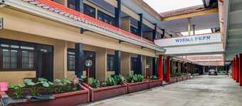 OYO 90912 Wisma Pkpn 1