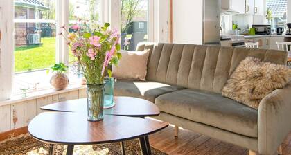 6 Person Holiday Home in Hovborg