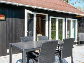 House | Dining - 6 Person Holiday Home in Hovborg (Hovborg)