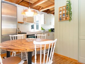 House | Dining - 6 Person Holiday Home in Hovborg (Hovborg)