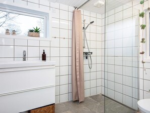 House | Bathroom