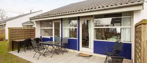 House | Outdoor dining