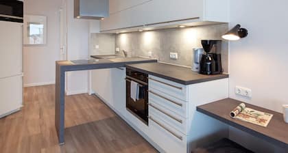 Cozy Modern Apartment With Sea Views