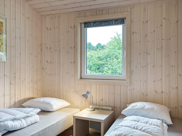 House | 3 bedrooms - 6 Person Holiday Home in Nykobing Sj (Nykobing Sjaelland)