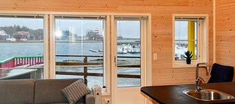 6 Person Holiday Home in Maloy-by Traum