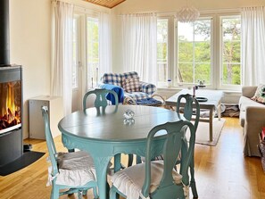 House | Dining - 4 Person Holiday Home in Stavsnas-by Traum (Fågelbrolandet)