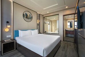 Grand Studio Suite, 1 King Bed, Non Smoking, Ocean View | Bathroom | Hair dryer, bathrobes, slippers, bidet