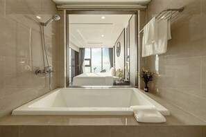 Bathroom - Mangata Beachfront Hotel (Da Nang)