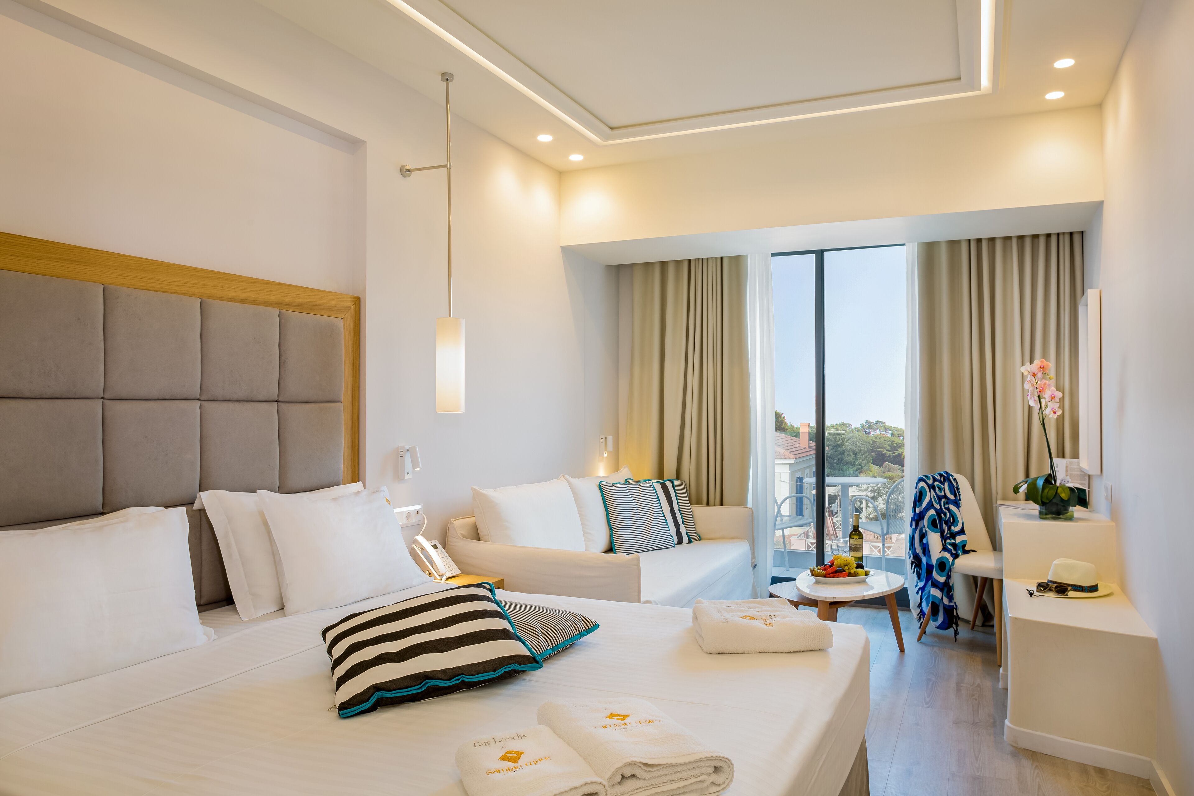 Kamar Double atau Twin Comfort, 1 kamar tidur | Seprai premium, busa memori, brankas, dan meja kerja