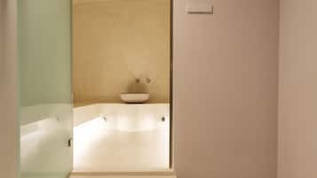 Couples treatment rooms, Turkish bath, body treatments, aromatherapy