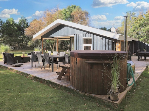 6 Person Holiday Home in Pandrup