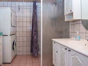 House | Bathroom | Bathtub