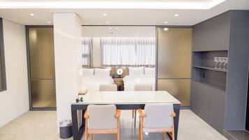 Studio Room | Premium bedding, down comforters, pillowtop beds, individually furnished