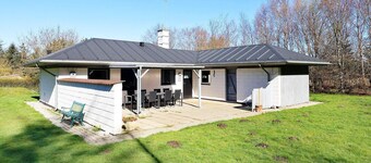 6 Person Holiday Home in Veslos