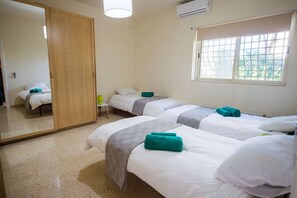 5 bedrooms, desk, iron/ironing board, travel cot