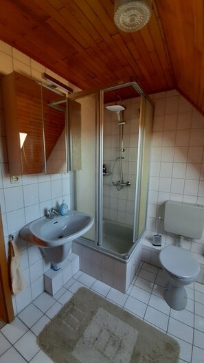 Dusj, hårføner og såpe
