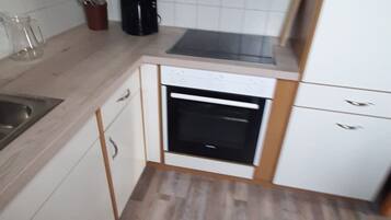 Kühlschrank, Herdplatte, Geschirrspüler