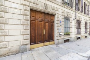 تفاصيل الفندق من الخارج