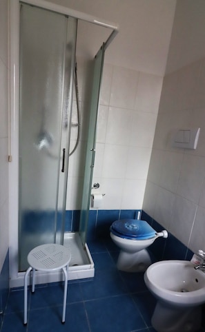 Standard Condo, 1 Bedroom | Bathroom | Free toiletries, hair dryer, bidet - B&B stella polare Rieti (Rieti)