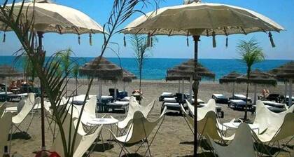 Romanttinen ja täysin yksityinen piilopaikka 2:lle, jossa on uima