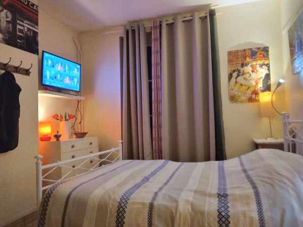 1 bedroom, desk, iron/ironing board, free WiFi - Paris 14 with kitchen 150m metro Glacière 30m2 (Paris)
