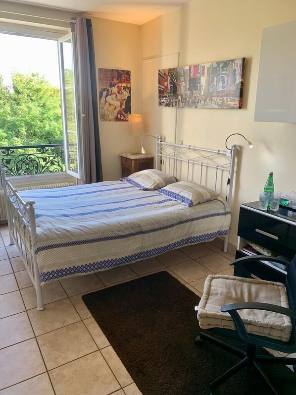 1 bedroom, desk, iron/ironing board, free WiFi