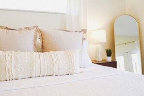 4 bedrooms, desk, iron/ironing board, travel crib