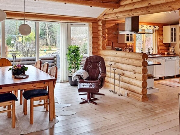 House | Dining