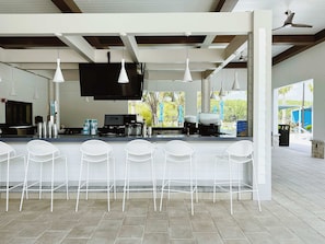 Bar (on property) - Family Home w Large Dining~Frozen Room~Resort Pool (Davenport)