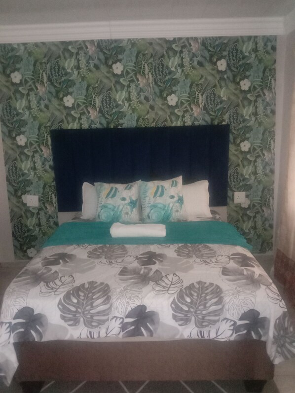 Basic Double Room | Iron/ironing board, free WiFi