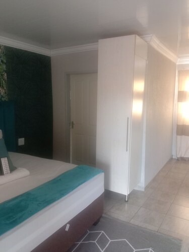 Lis ville guest house 