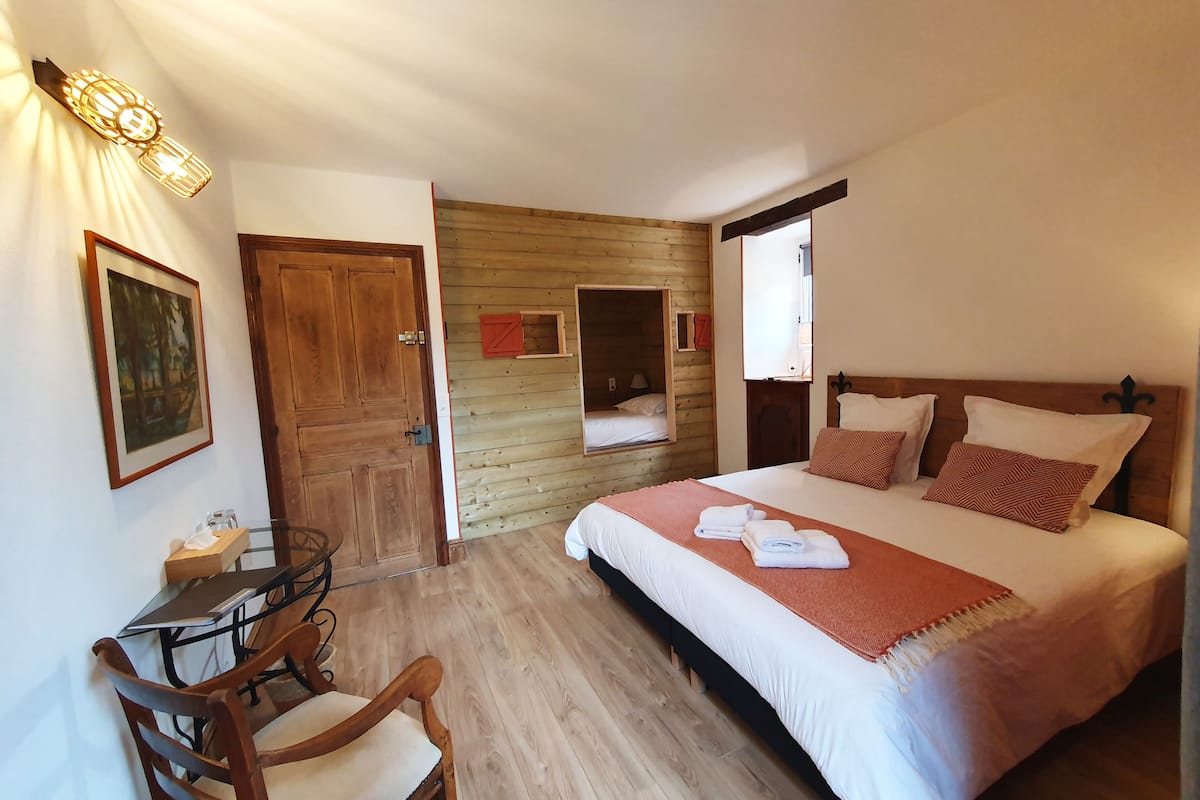 Comfort Double or Twin Room | Individually decorated, individually furnished, blackout drapes