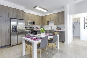 In-room dining - 777 Hamilton (Menlo Park)