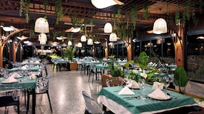 Food court