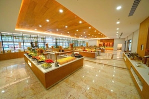 Free daily buffet breakfast